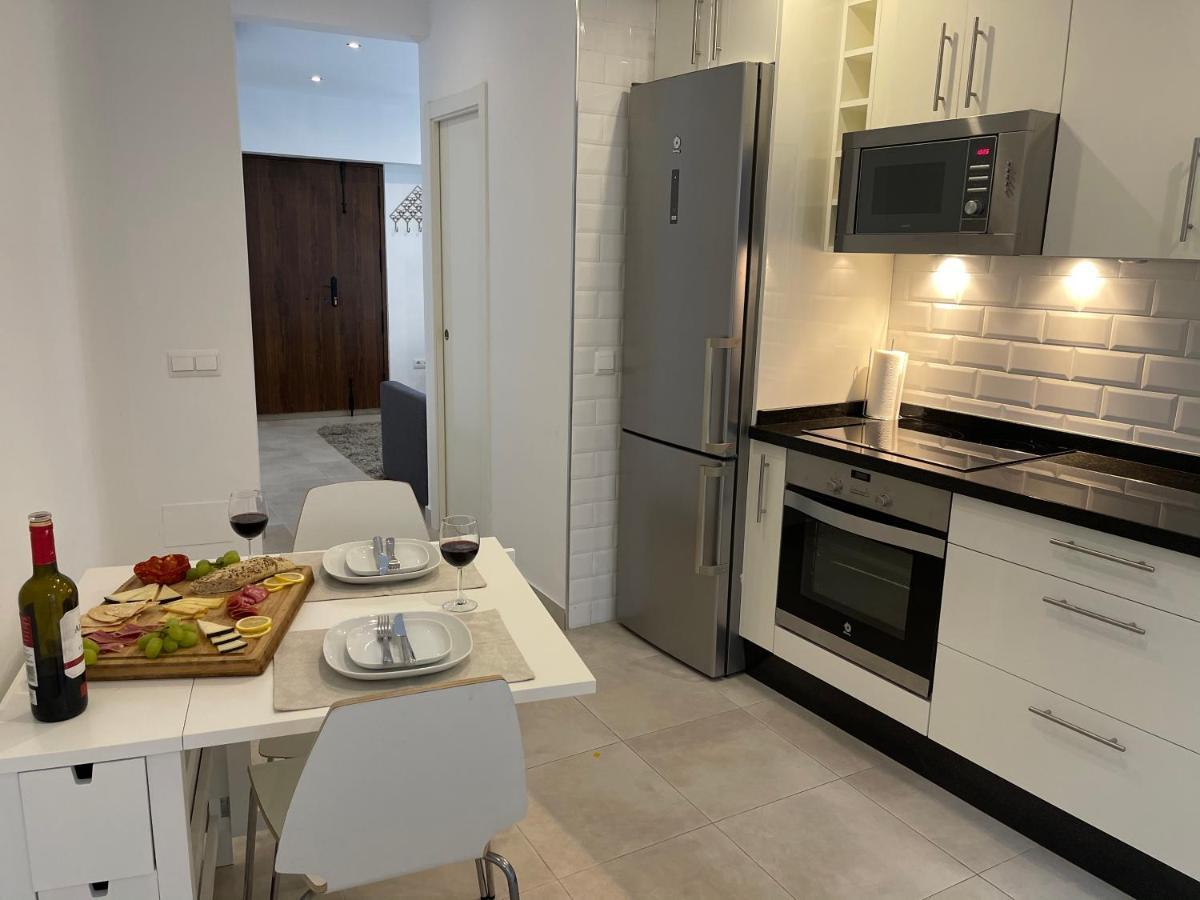 New Townhouse In The Heart Of Nerja With Jacuzzi Villa Exterior foto