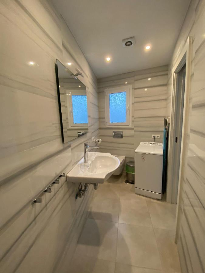 New Townhouse In The Heart Of Nerja With Jacuzzi Villa Exterior foto