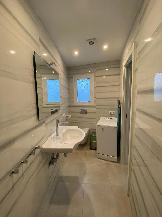 New Townhouse In The Heart Of Nerja With Jacuzzi Villa Exterior foto