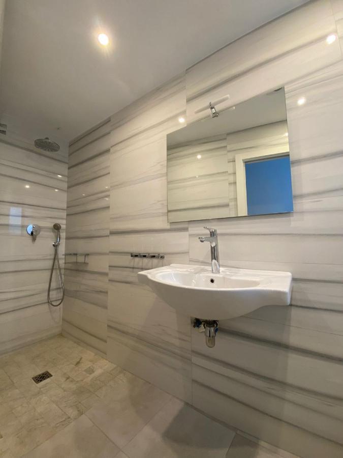 New Townhouse In The Heart Of Nerja With Jacuzzi Villa Exterior foto